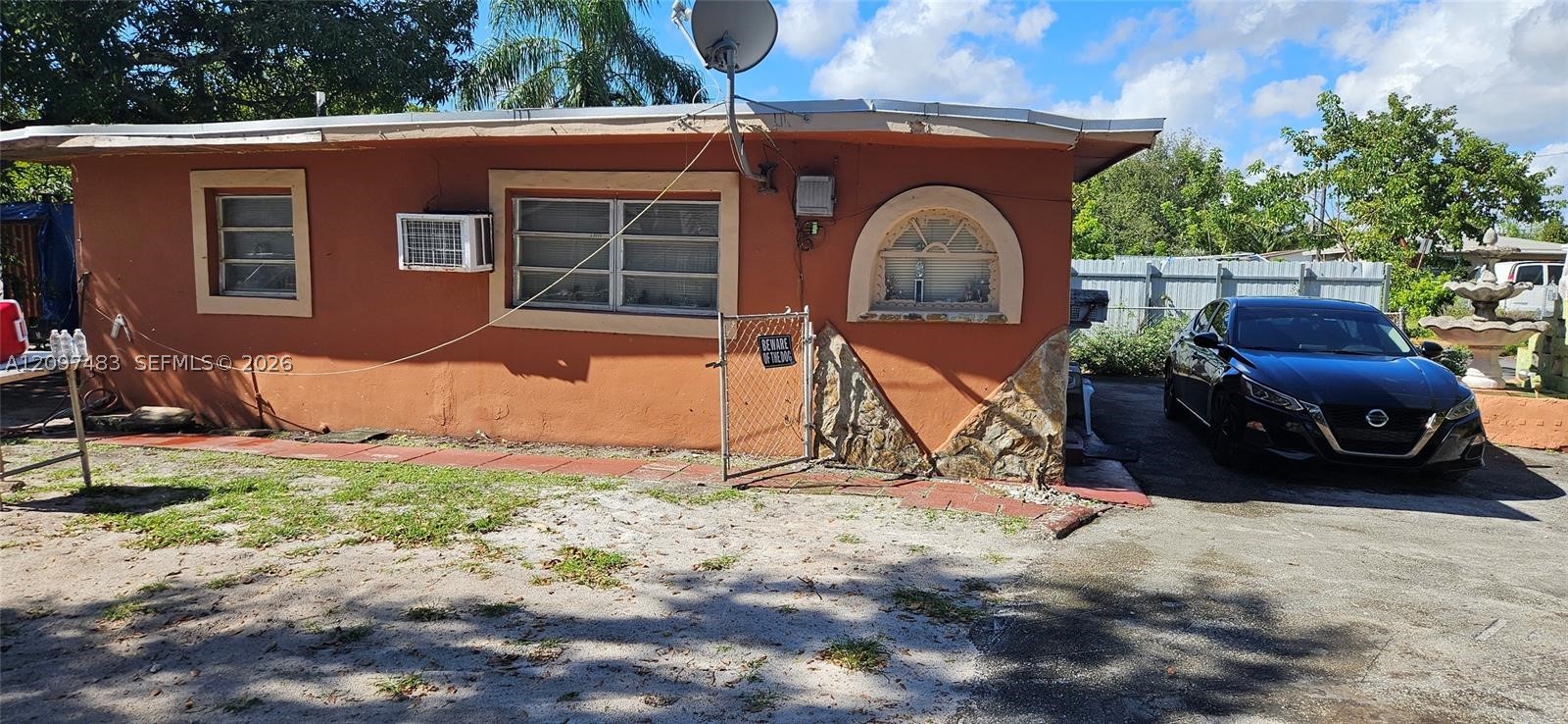216 NW 7th Ct — photo