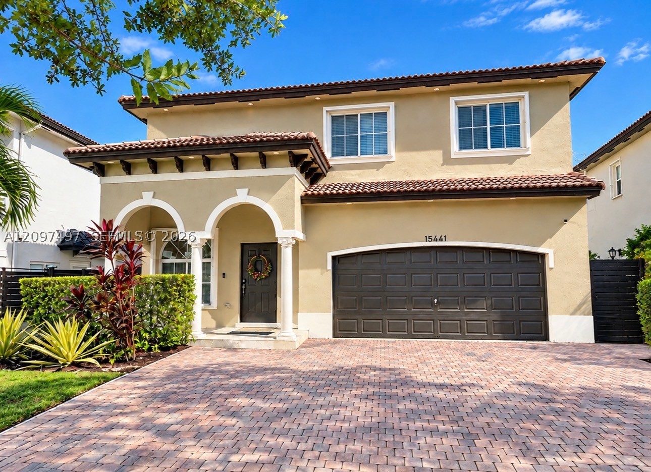 15441 SW 11th Ter . — photo