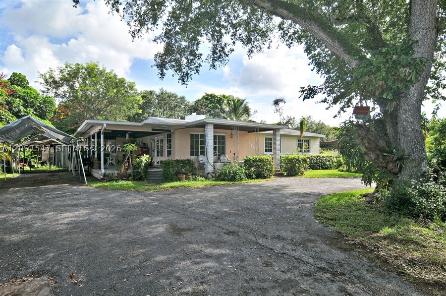 6851 Sunset Dr — photo