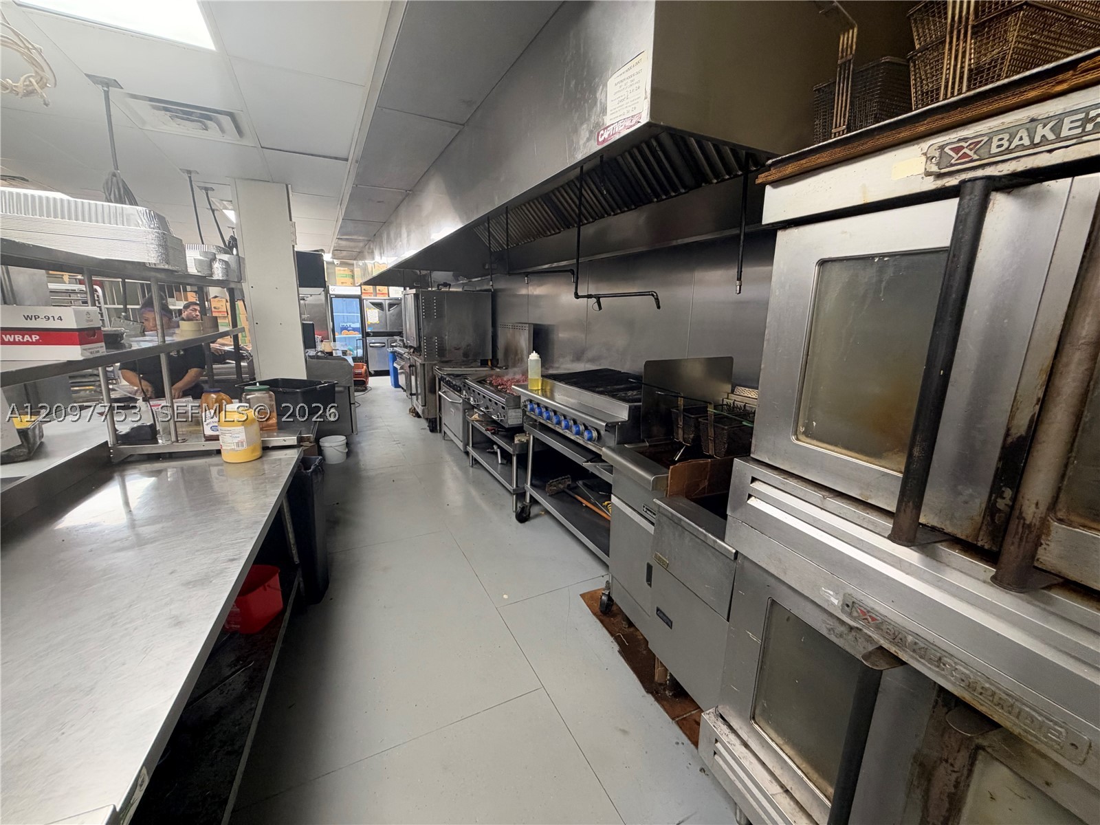 1002 E Newport Center Dr — photo