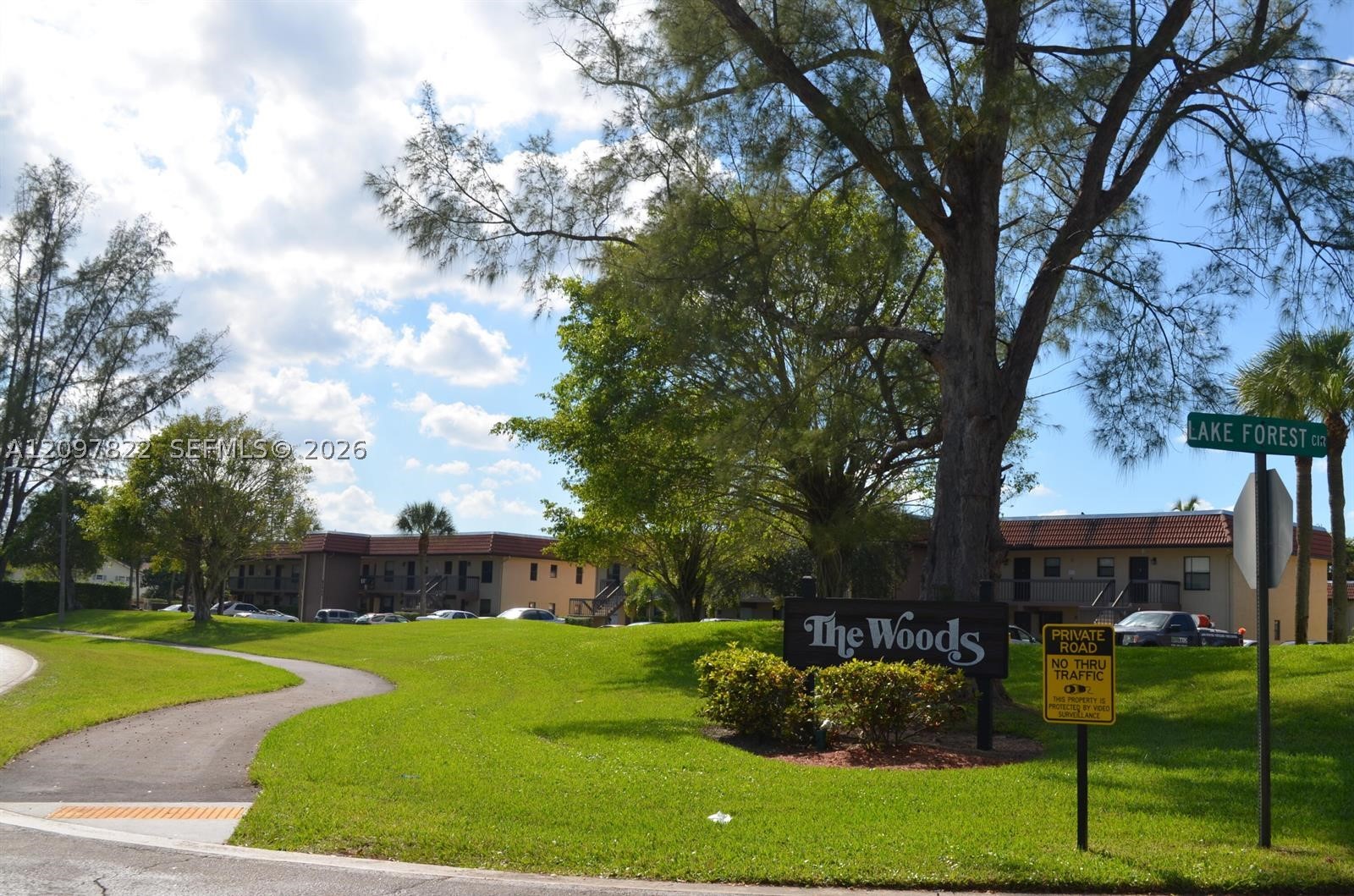21915 Lake Forest Cir 202 — photo