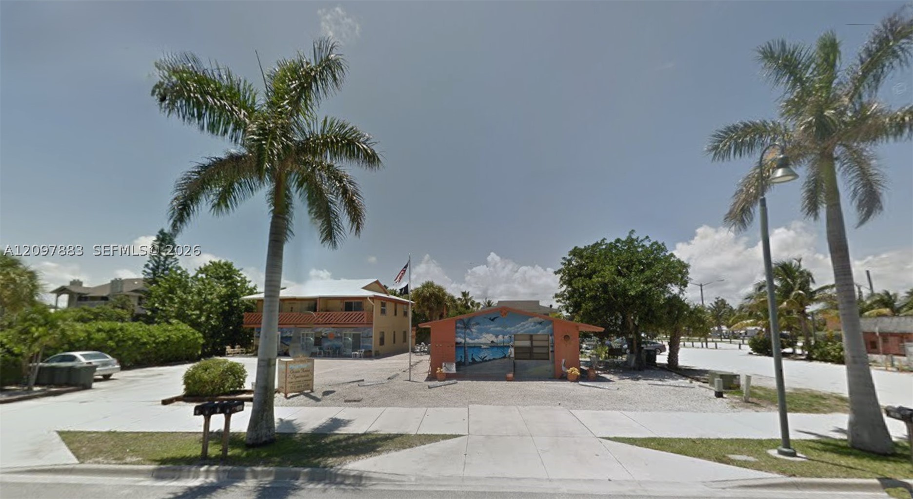305 S Ocean Dr 1 — photo
