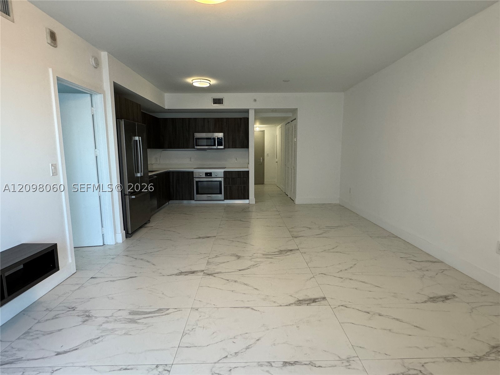 488 NE 18th St 3103 — photo