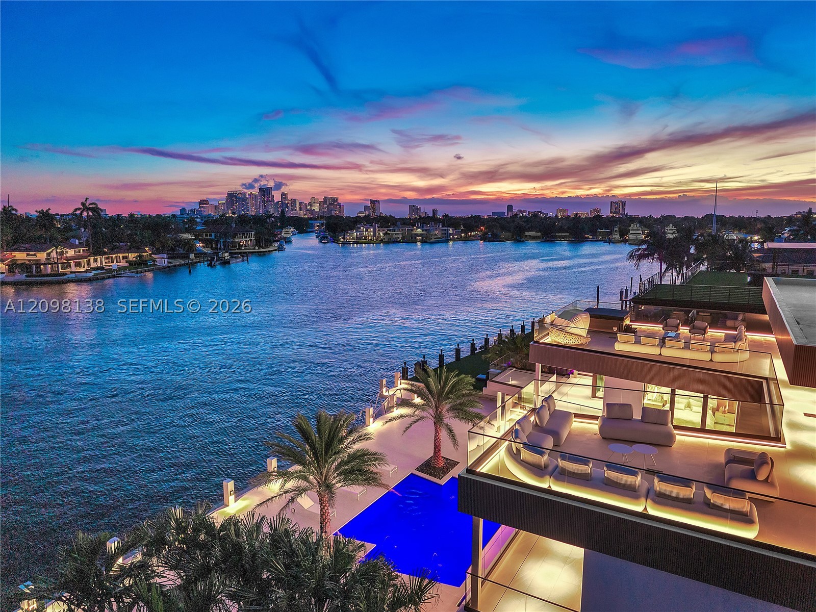 725 Middle River Dr — photo