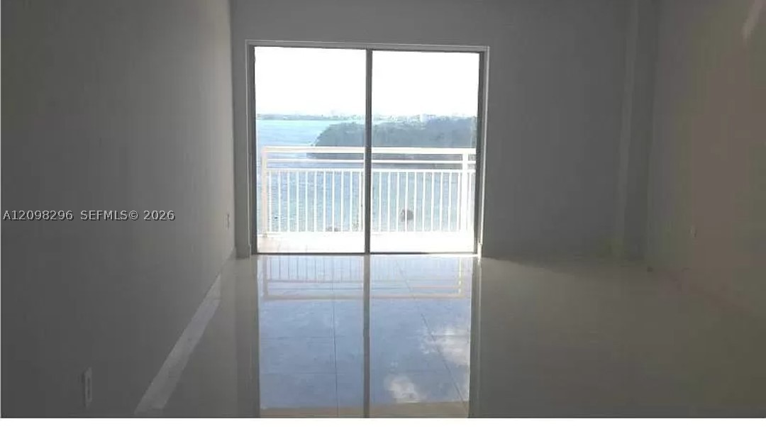400 Kings Point Dr 1004 — photo