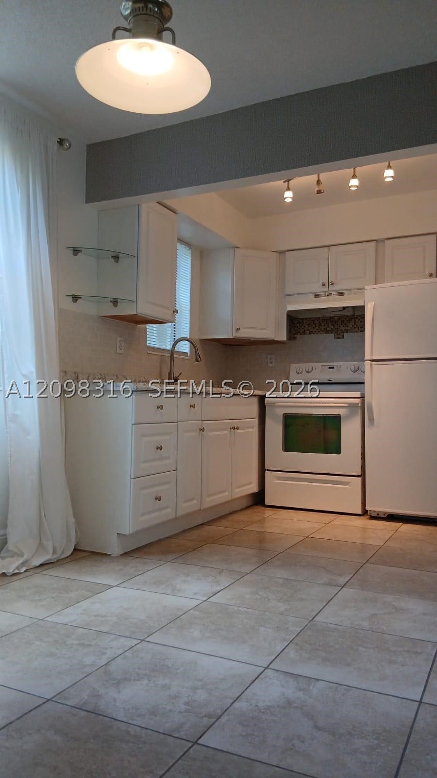 2200 Taylor St 105 — photo