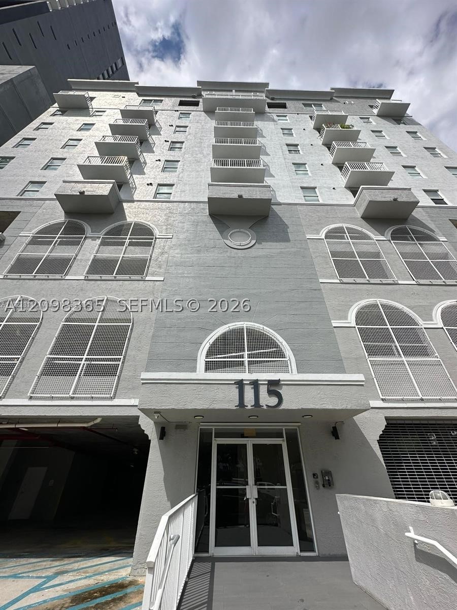 115 SW 11th St 701 — photo