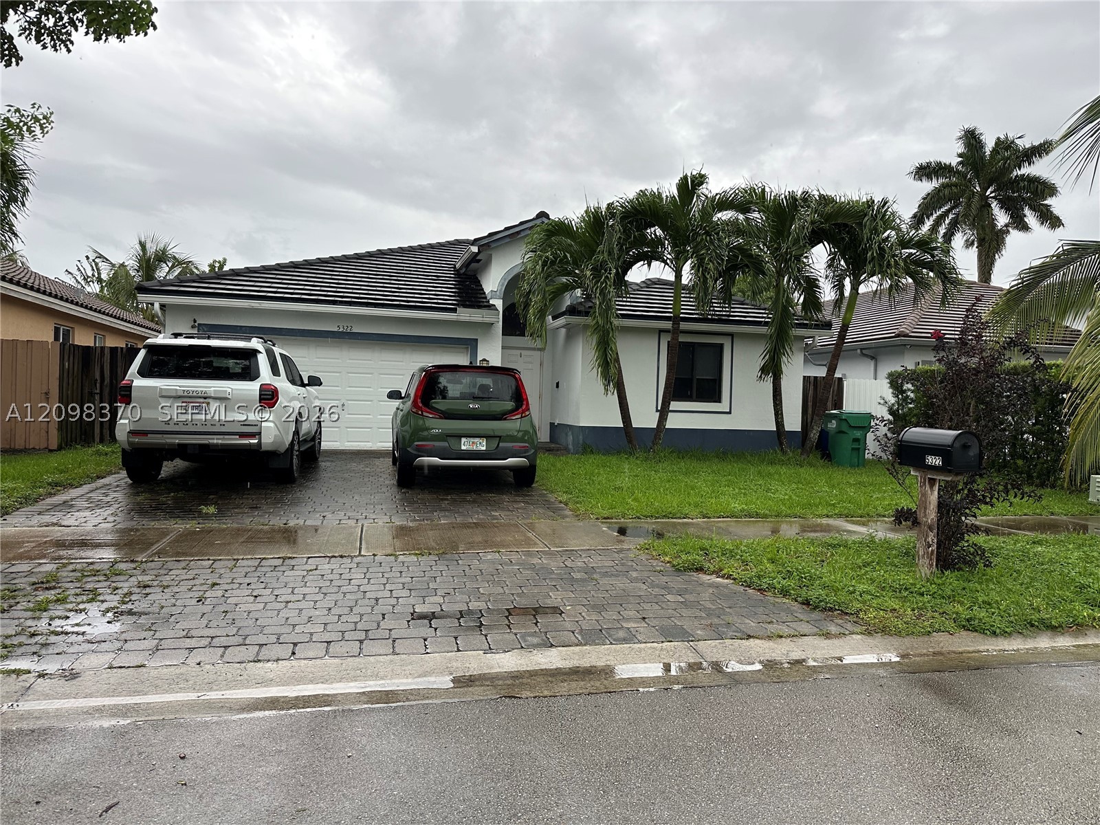 5322 SW 164 Pl — photo
