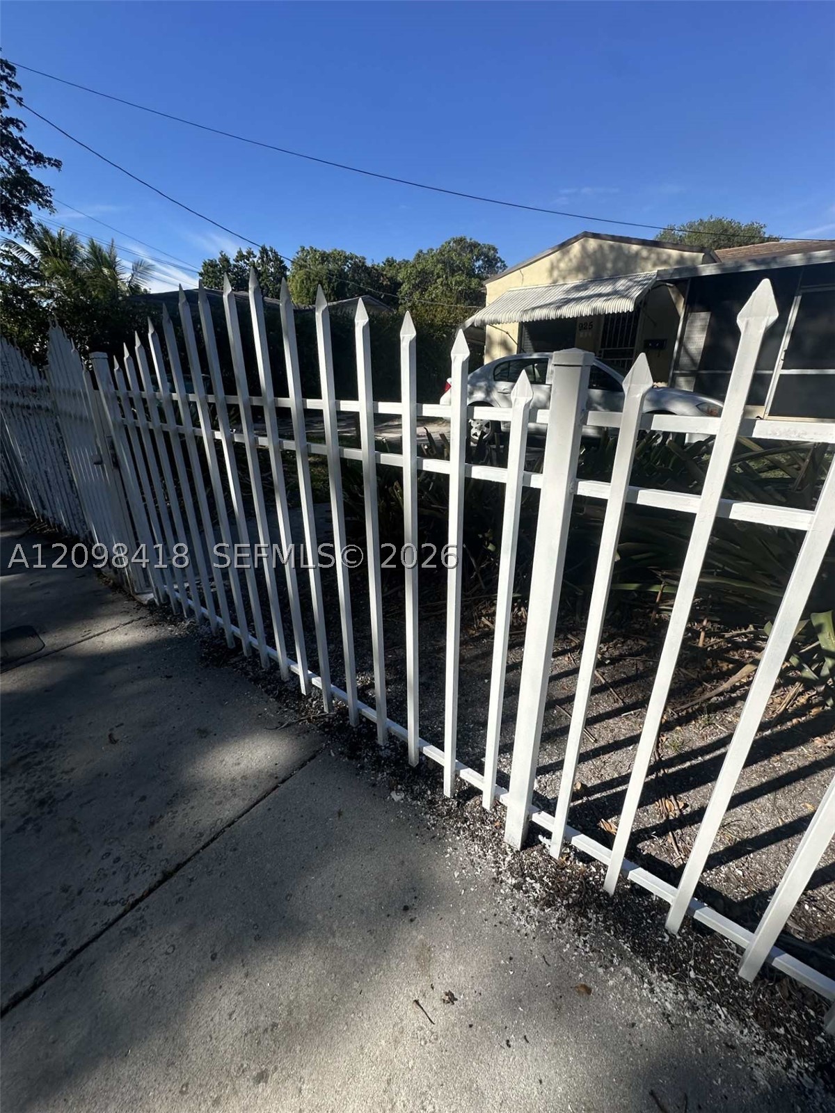 925 NW 52nd St — photo