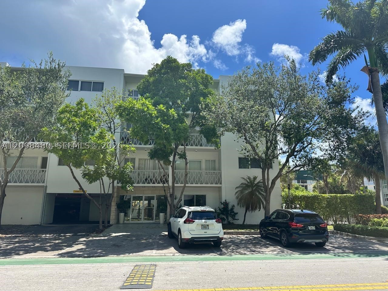10001 W Bay Harbor Dr 101 — photo