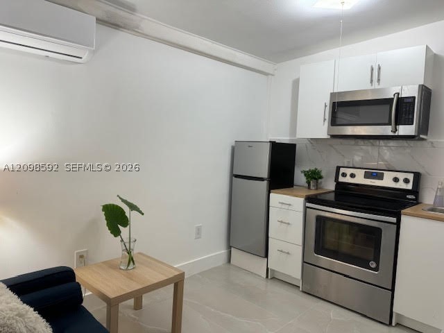 1270 NE 210th Ter B — photo
