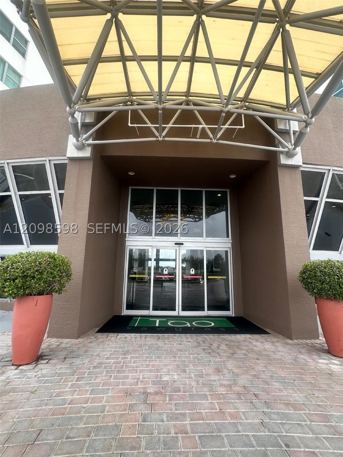 2641 N Flamingo Rd Unit 1502N — photo
