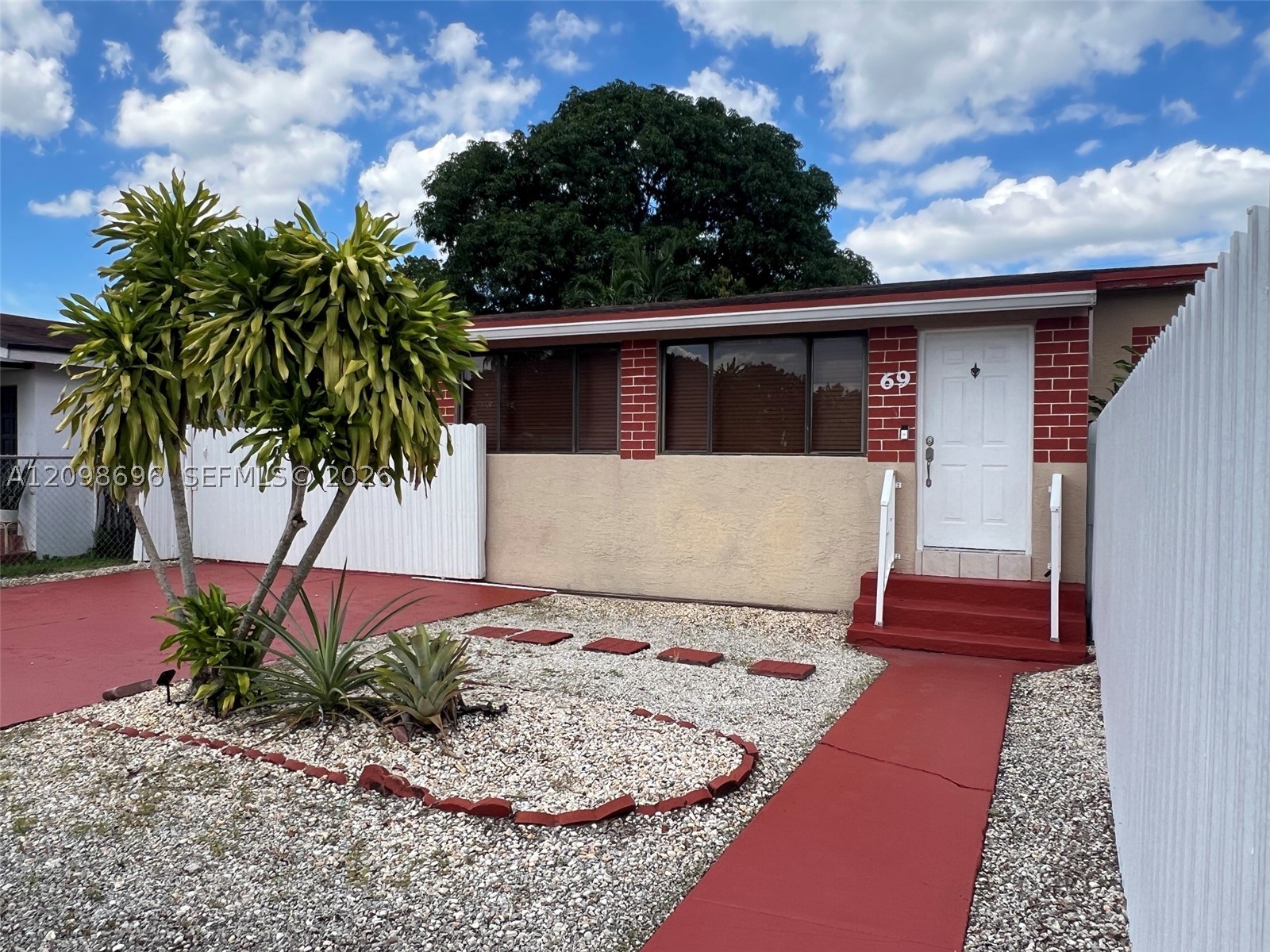 69 E 50th Place, Hialeah, FL 33013 — photo 2