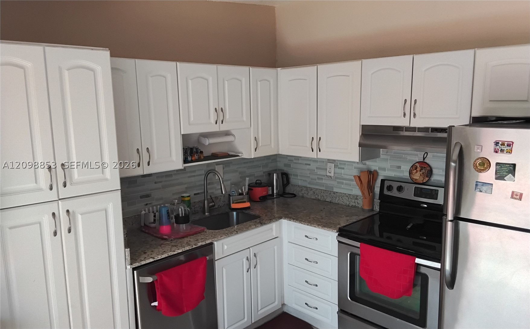 7812 Pembroke Rd 7812 — photo