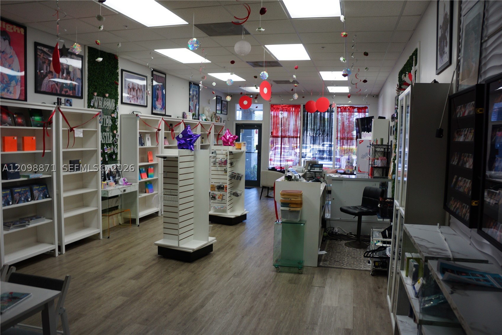 3748 Davie Rd — photo
