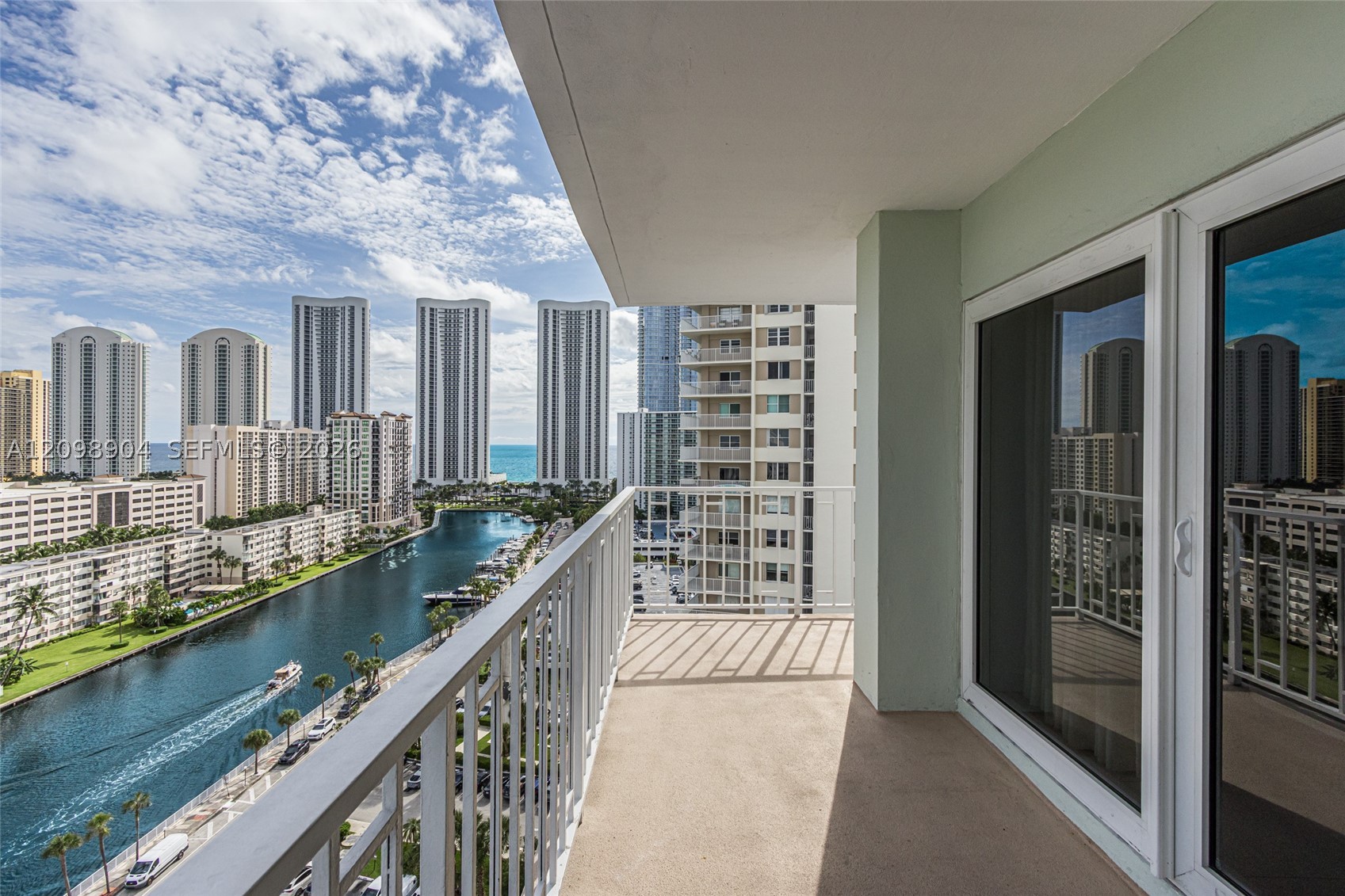 500 Bayview Dr 1631 — photo