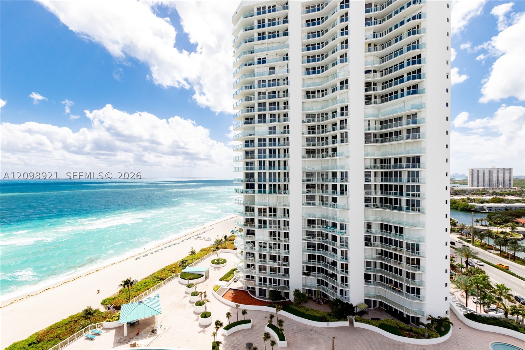 16485 Collins Ave 1832 — photo