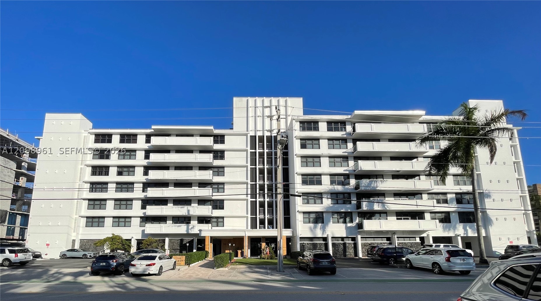 10101 E Bay Harbor Dr 402 — photo