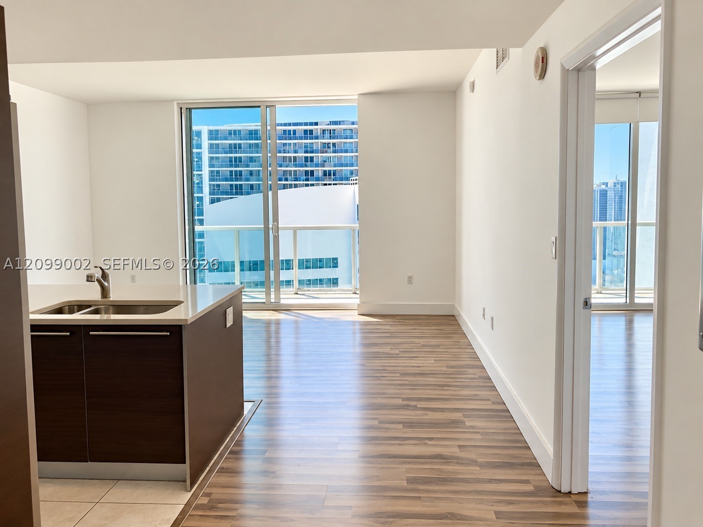 1900 N Bayshore Dr 3607 — photo