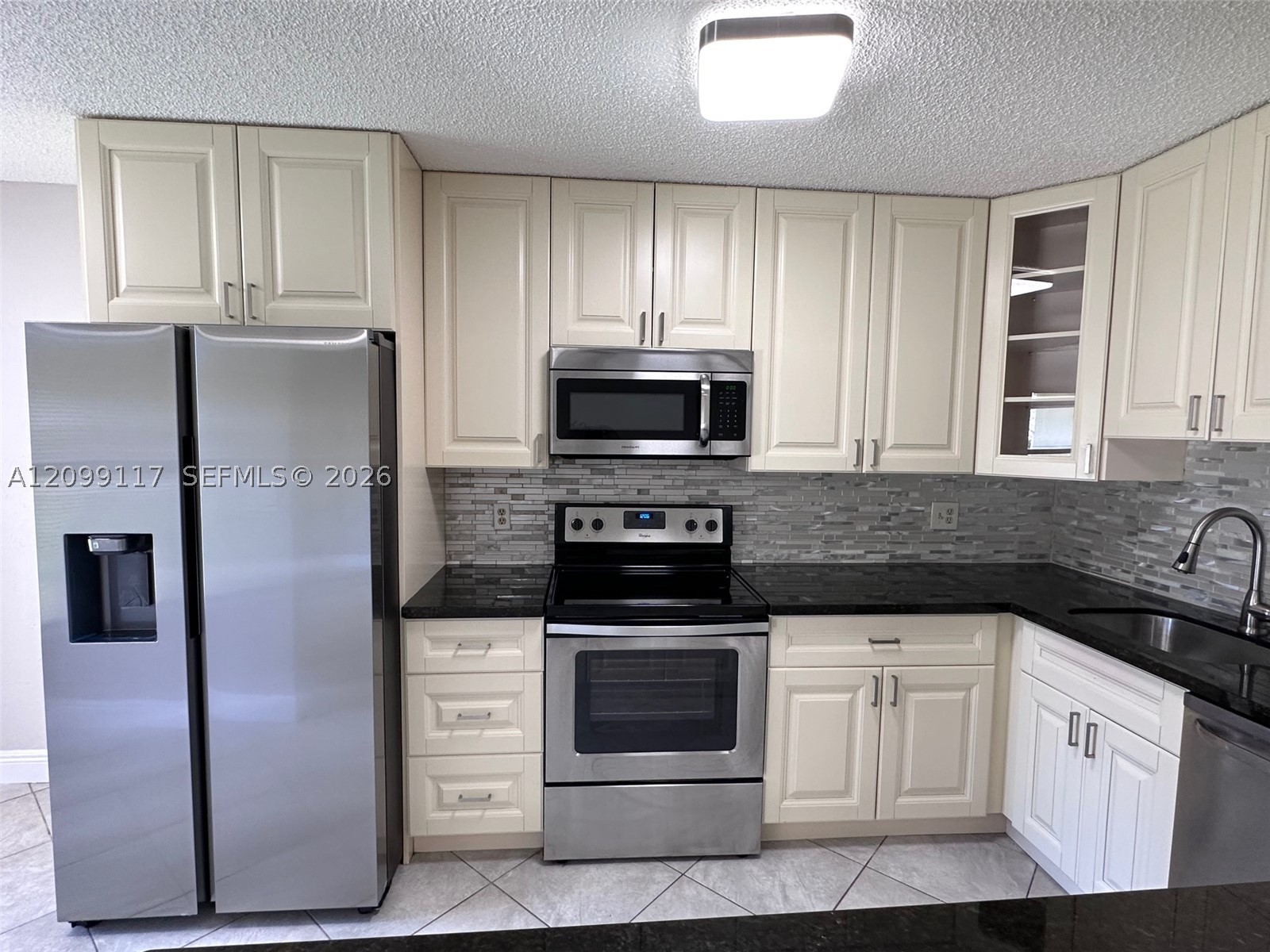 5515 Courtyard Dr 5515 — photo