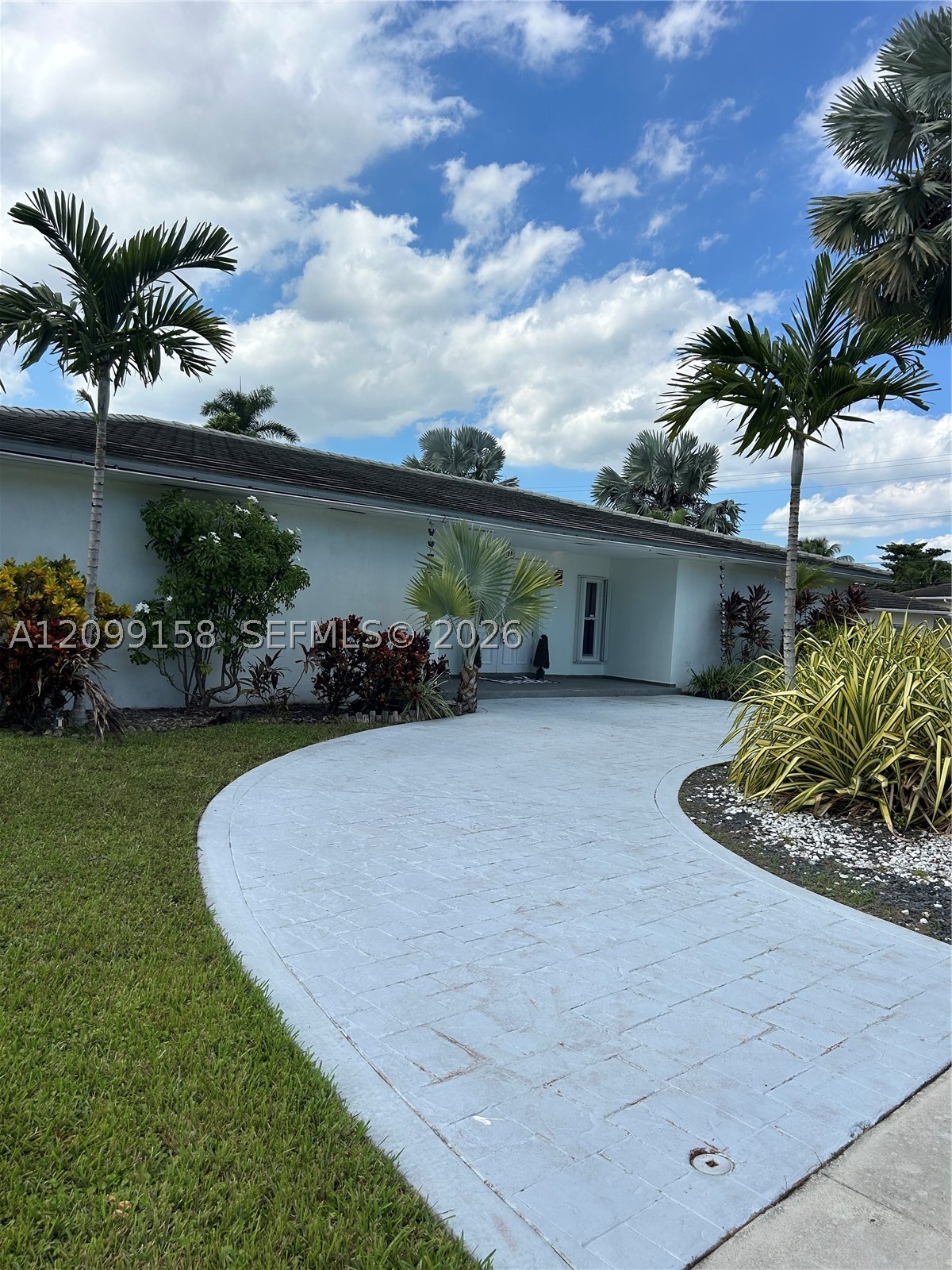 1490 Lenape Dr — photo