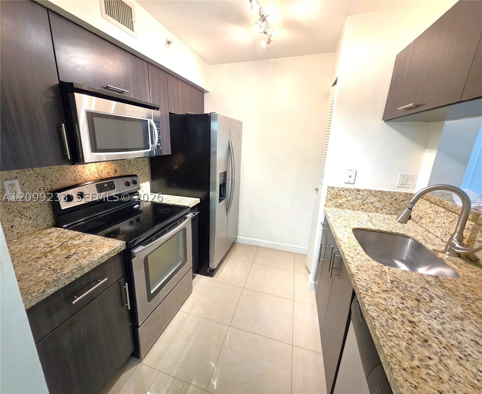 2051 Renaissance Blvd 208 — photo