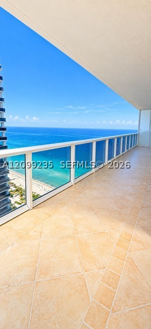 1830 S Ocean Dr 3708 — photo