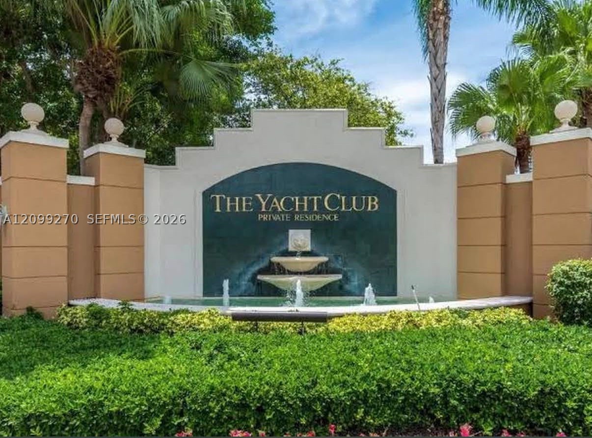 19901 E Country Club Dr 2103 — photo