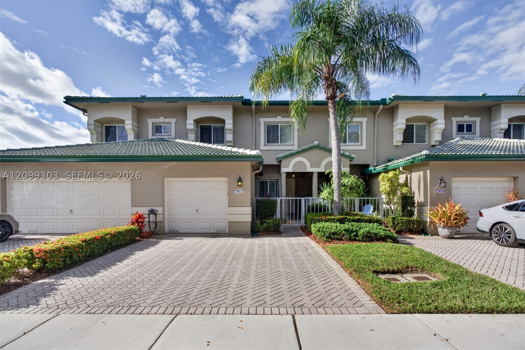 7917 Exeter Blvd E Unit 101 — photo