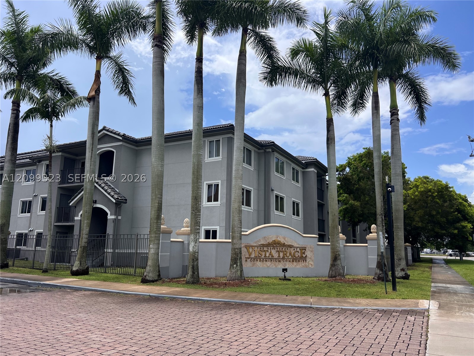 15400 SW 284th St Unit 1211 — photo