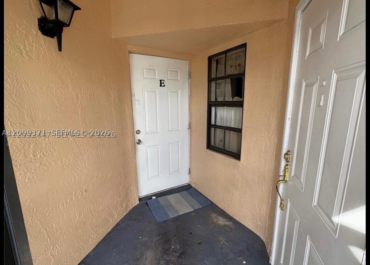 1190 Washington Cir 1190E — photo