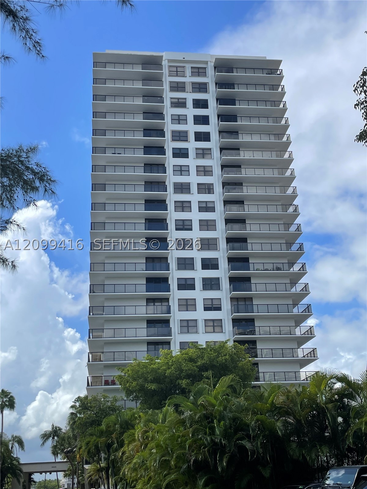 18151 NE 31st Ct 1405 — photo