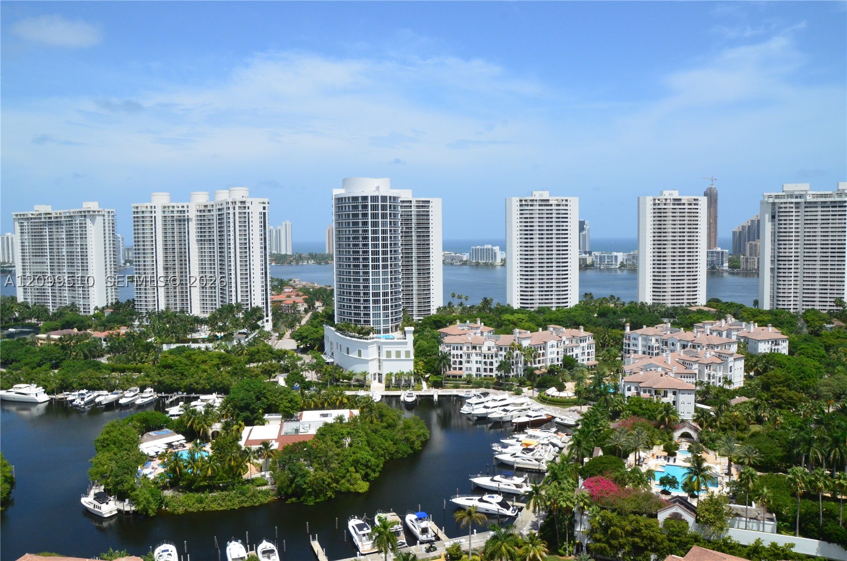 1000 W Island Blvd 2909 — photo