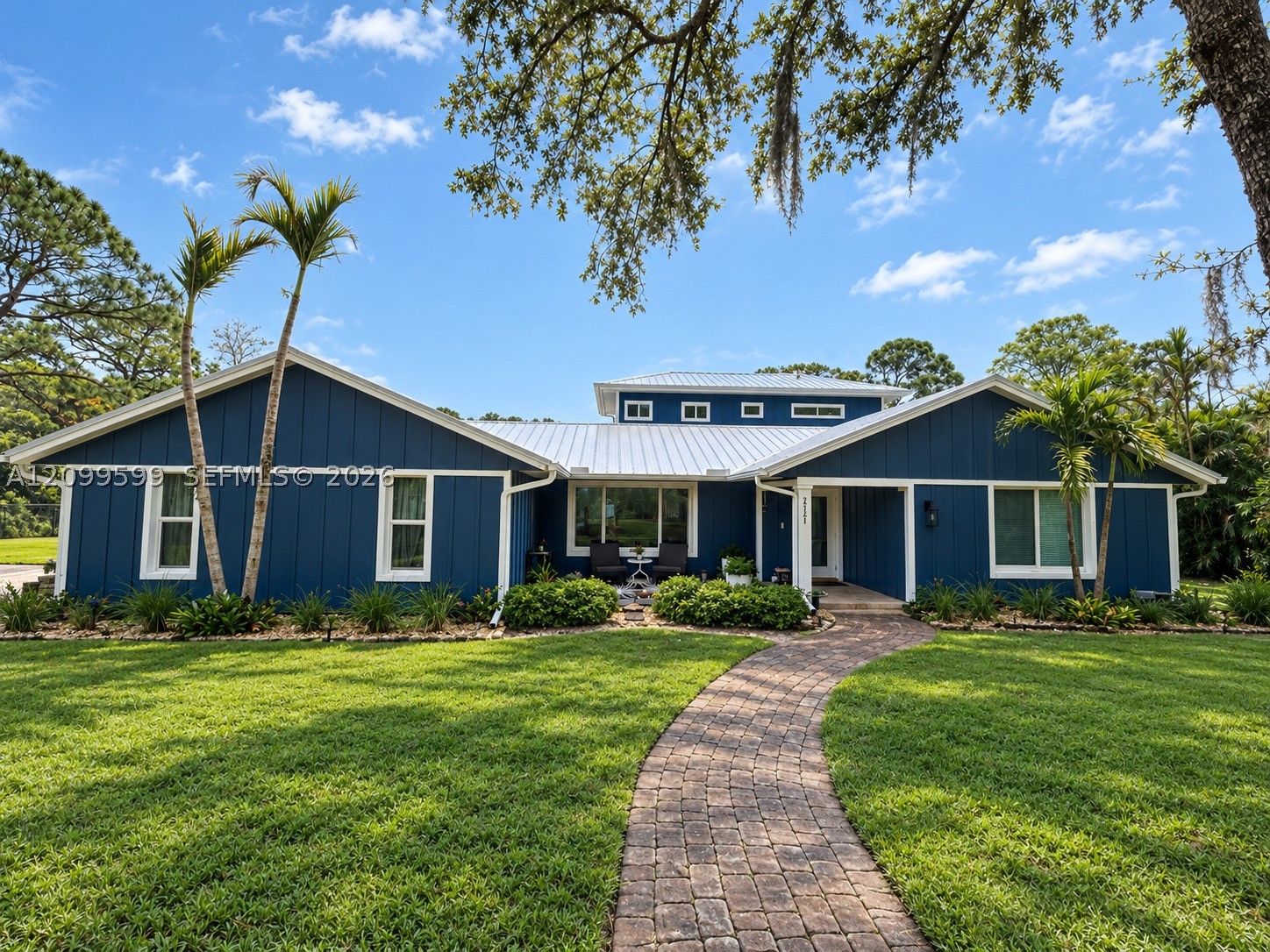 2121 SW Racquet Club Dr — photo