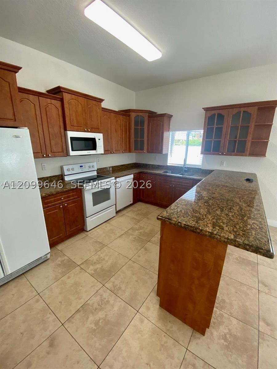 2485 W 5th Ct B — photo