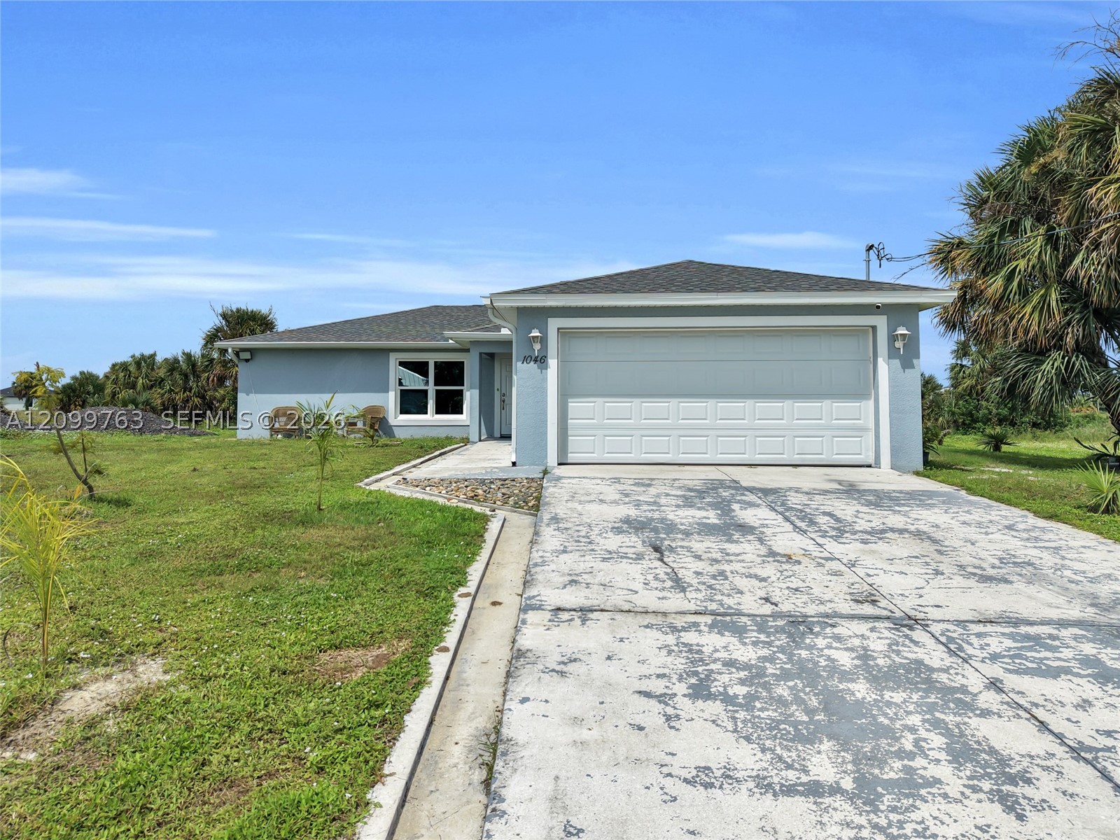 1046 Saturn Ct — photo