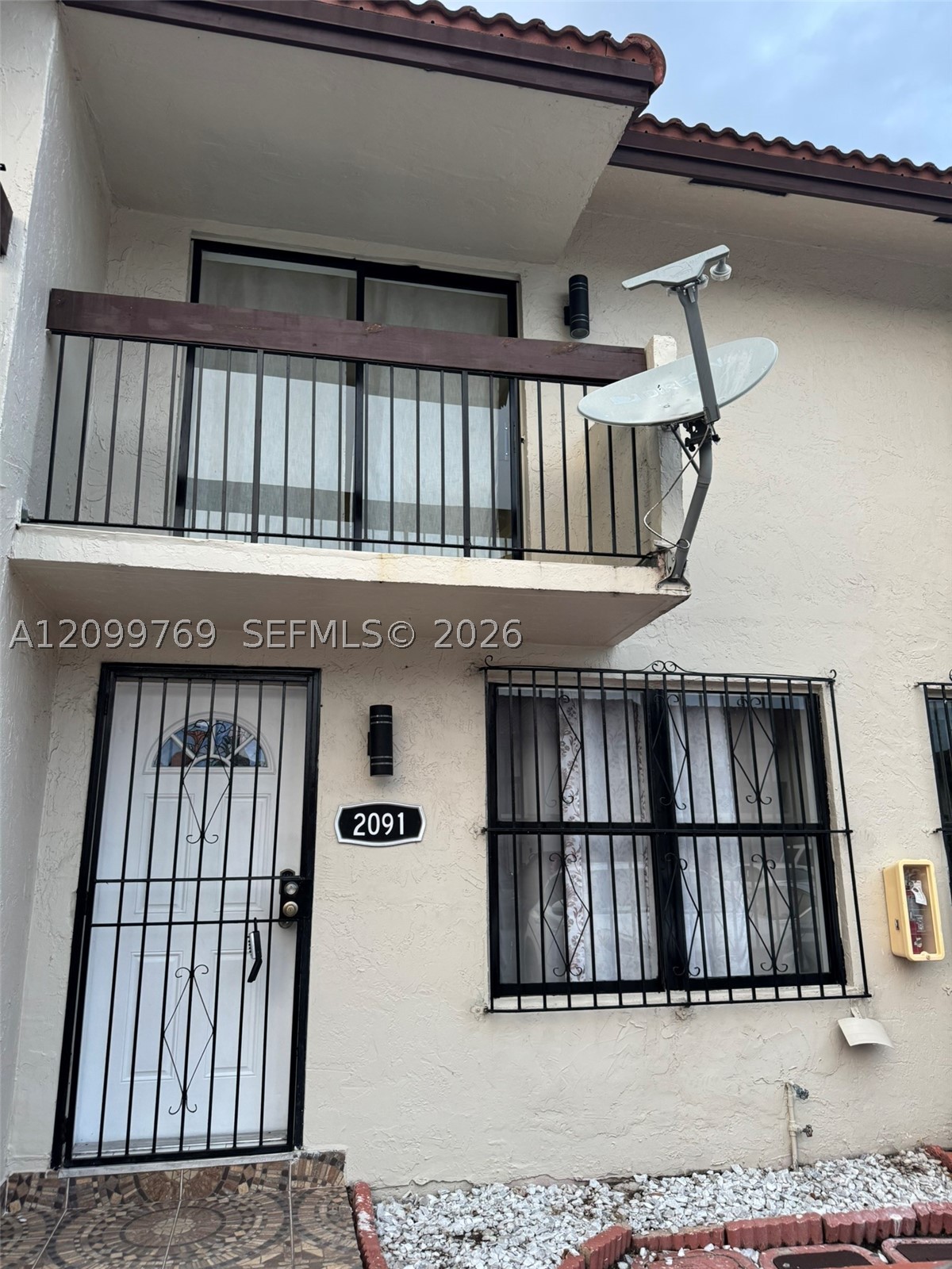 2091 W 54th Ter 37 — photo