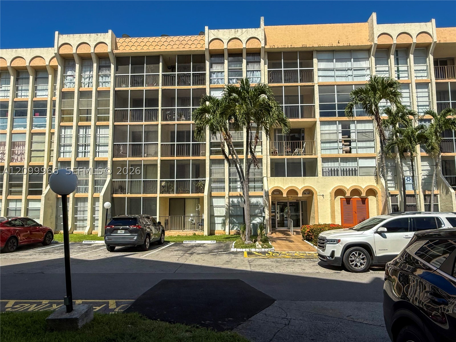 601 Three Islands Blvd 117 — photo