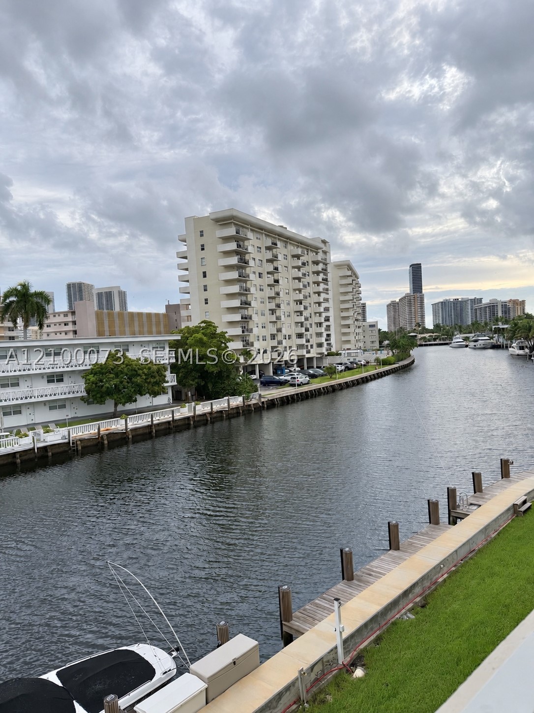 440 Paradise Isle Blvd 306 — photo