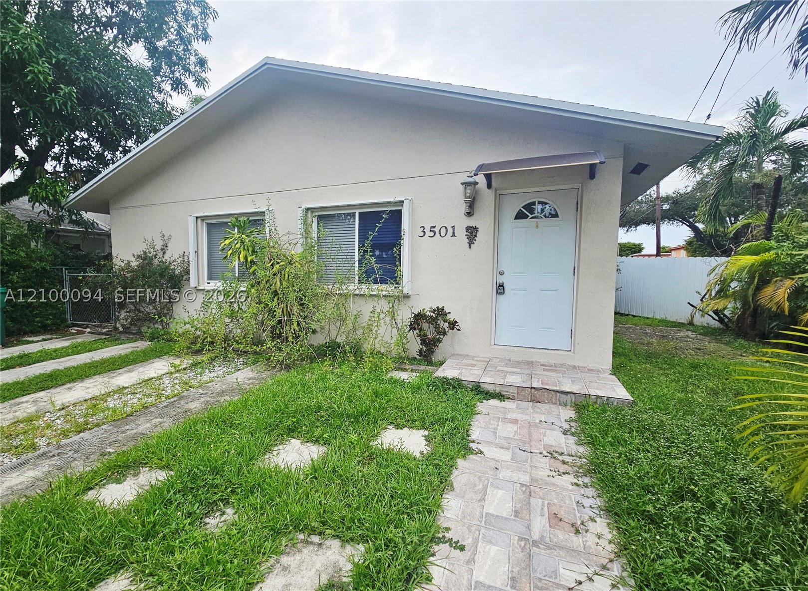 3501 SW 12 St 3501 — photo