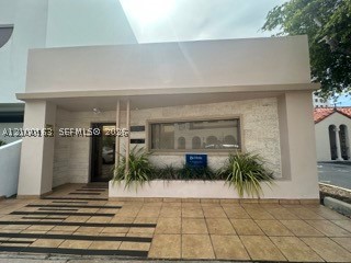 124 Almeria Ave — photo