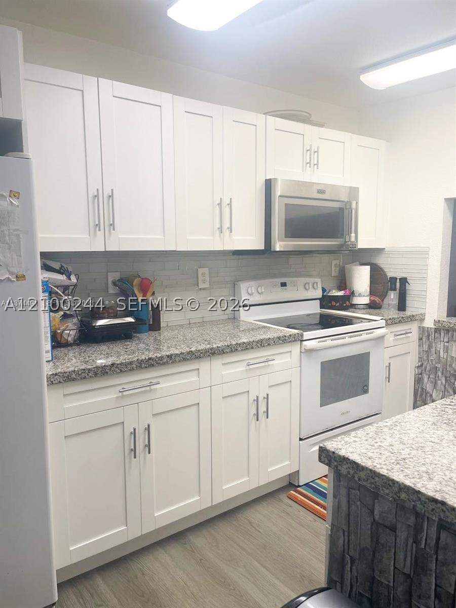 177 Lakeview Dr 104 — photo