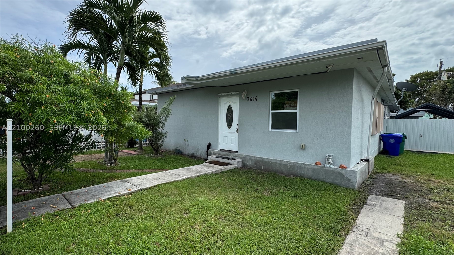 3414 SW 25 — photo