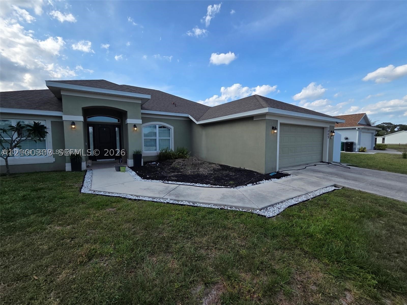1005 SW Bay State Rd — photo