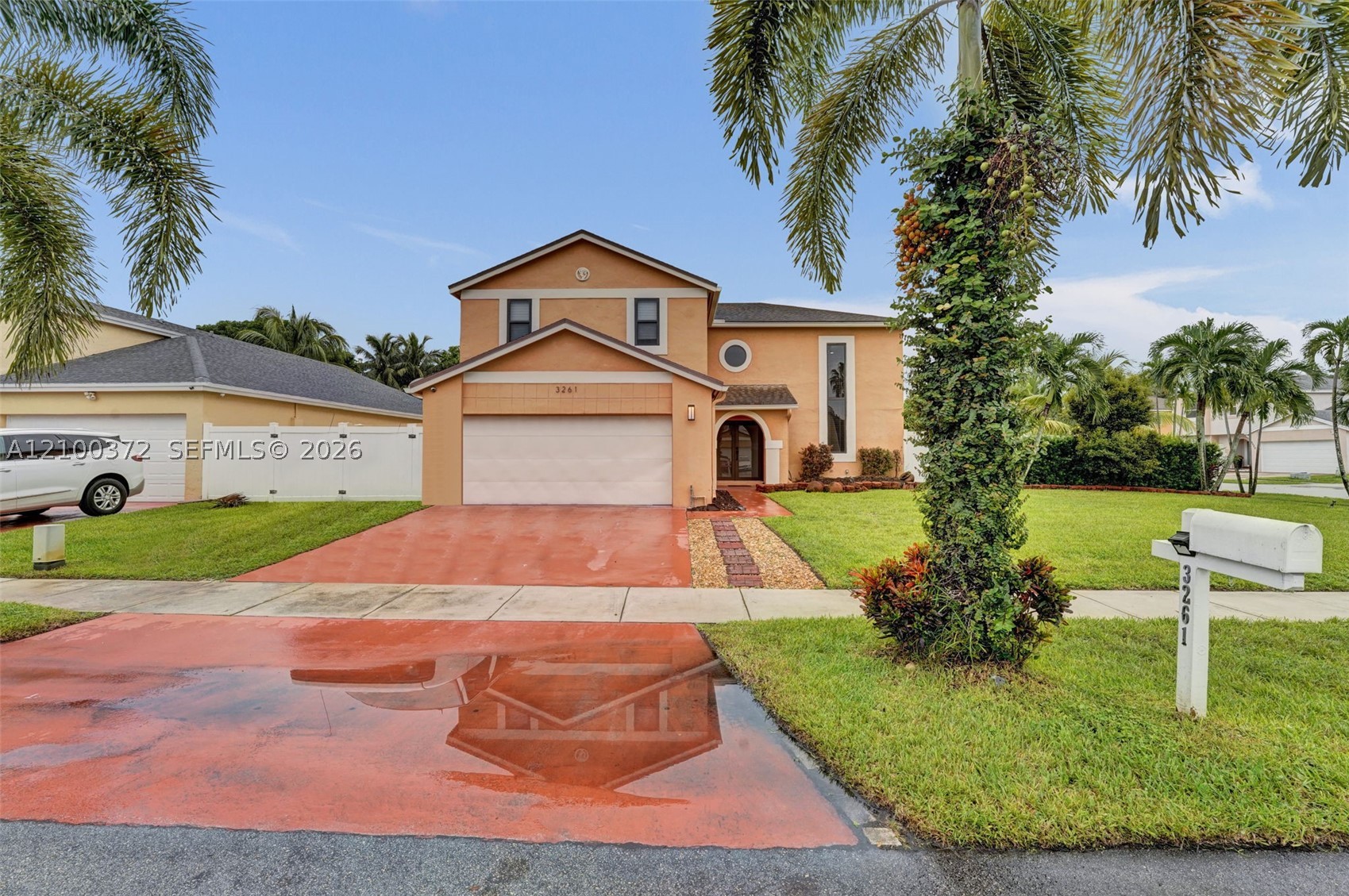 3261 Crystal Way 1 — photo