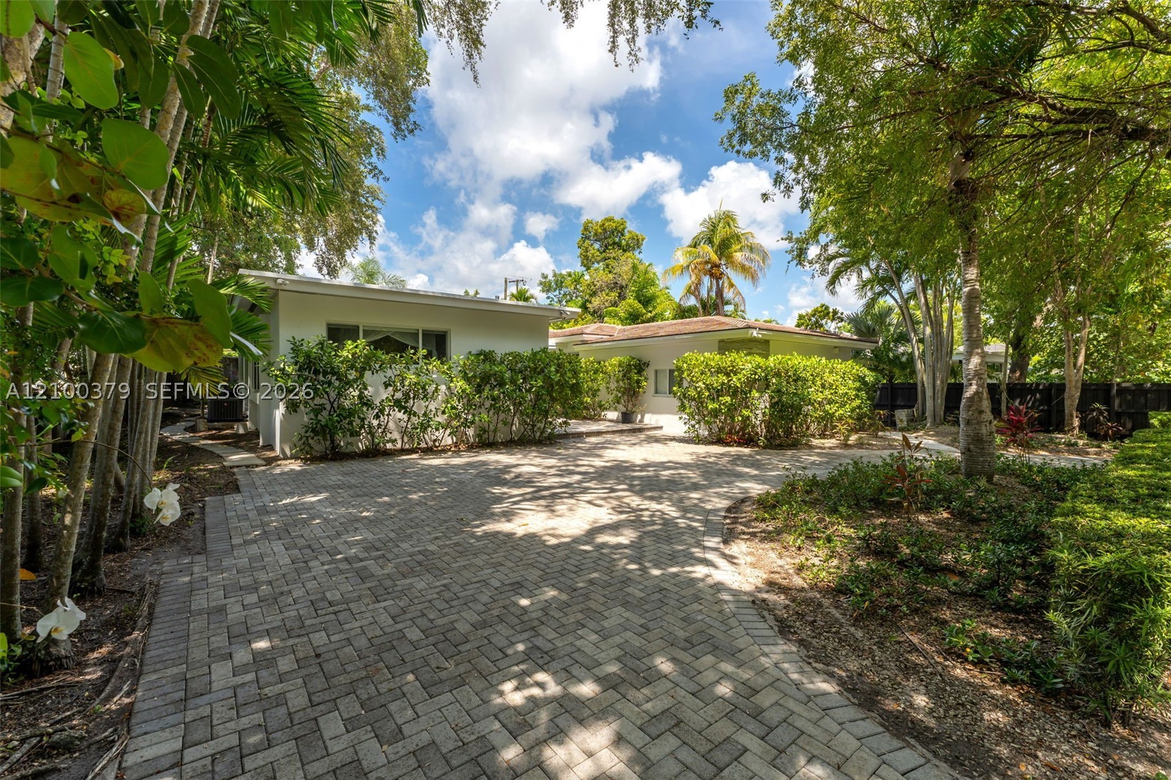 8 Pinta Road, Miami, FL 33133 — photo 2