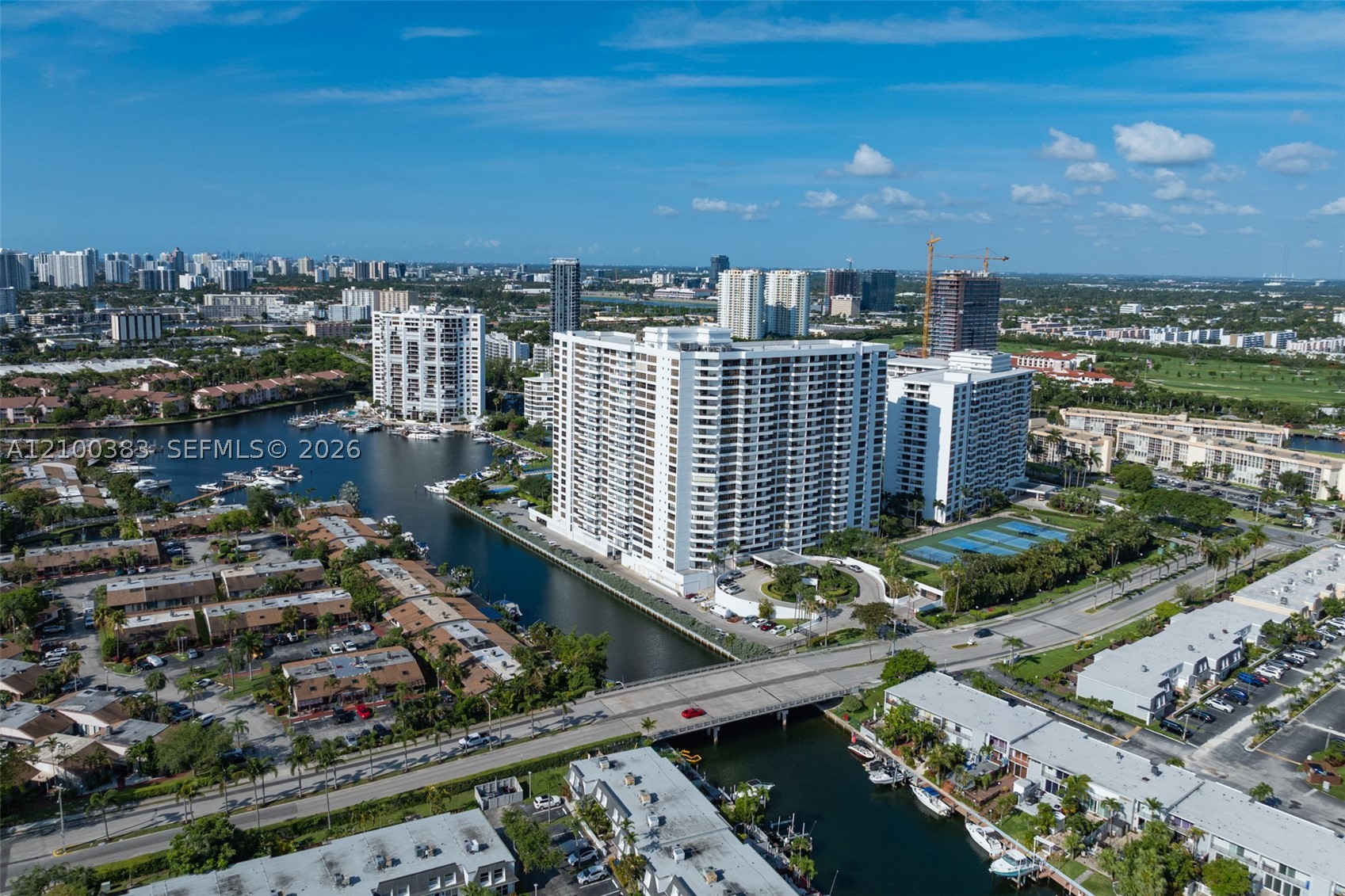 2500 Parkview Dr Unit 517 — photo