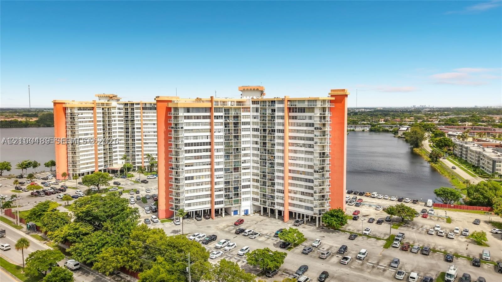 1351 NE Miami Gardens Dr 1414E — photo