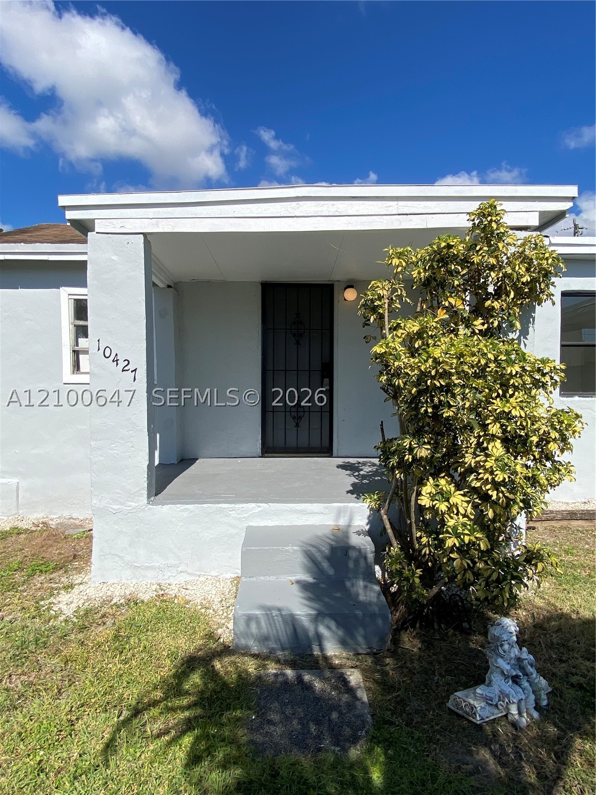 10425 SW 173rd Ter 10427 — photo