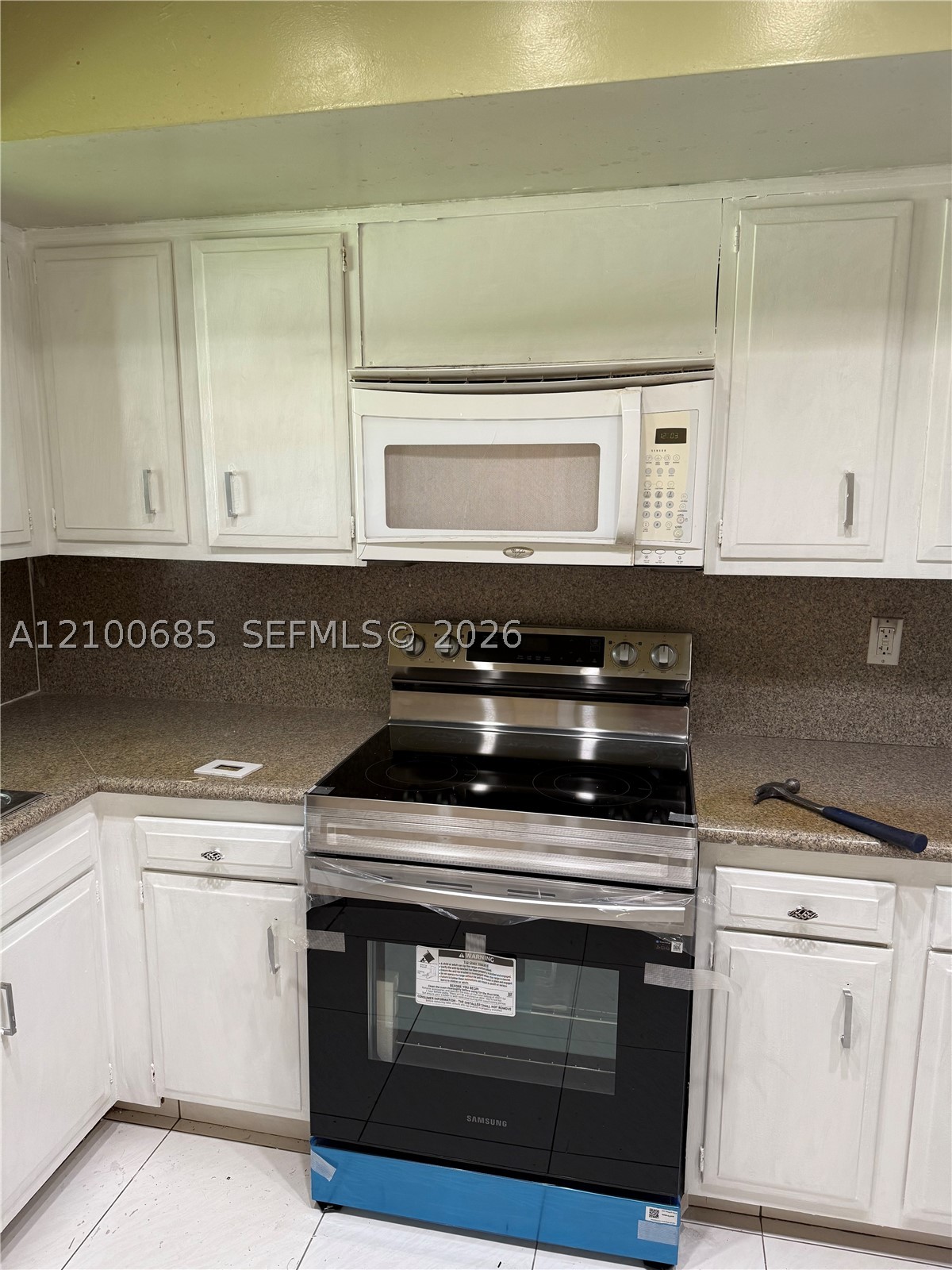 1420 SW 28th Ave 6 — photo